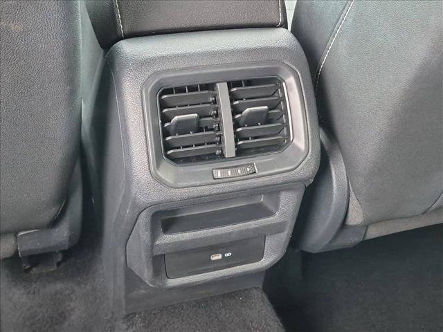 Used 2024 Volkswagen Taos SE FWD image 16