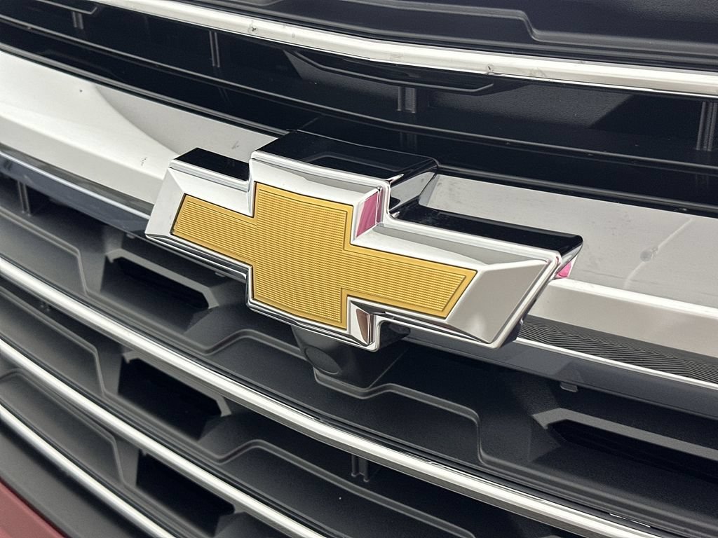New 2027 Chevrolet Traverse LT w/ LPO, Floor Liner Package FWD image 31
