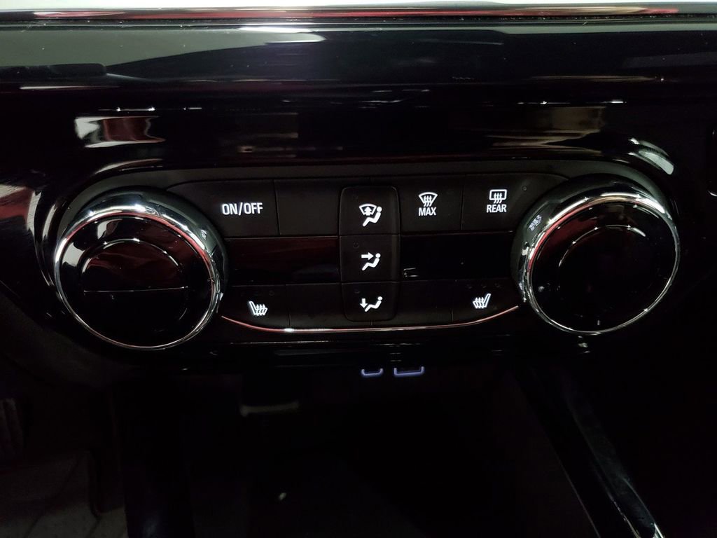 Certified 2025 Chevrolet Trax RS w/ Driver Confidence Package image 16