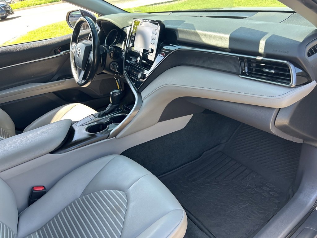 Used 2022 Toyota Camry SE image 17