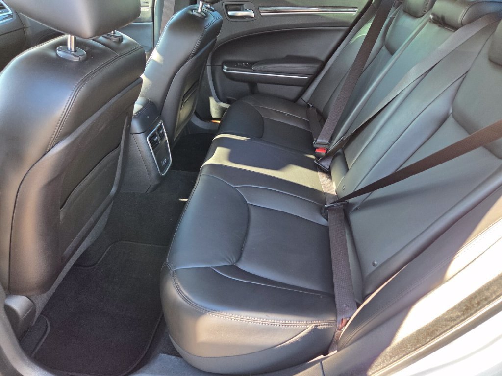Used 2022 Chrysler 300 Touring L w/ Popular Equipment Group RWD image 15