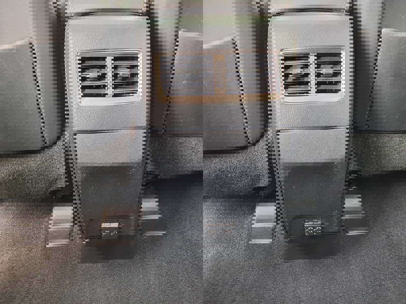 Used 2020 Lexus RX 350L Premium w/ Premium Package image 26