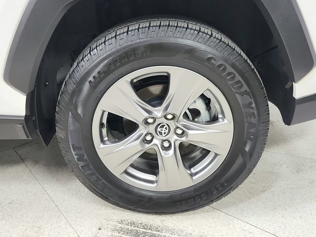 Used 2023 Toyota RAV4 LE AWD/4WD image 43
