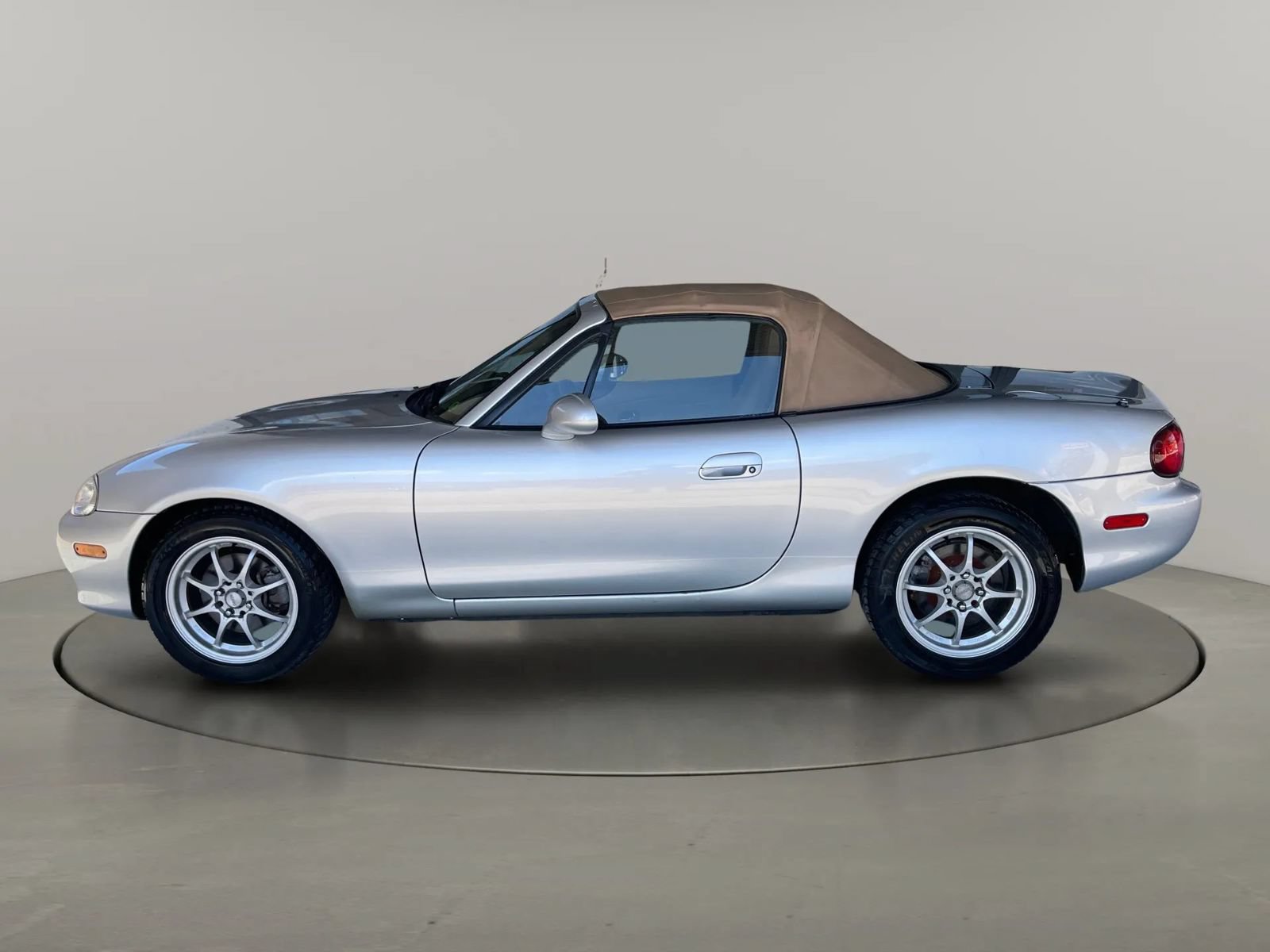 Used 2001 MAZDA MX-5 Miata LS RWD image 2