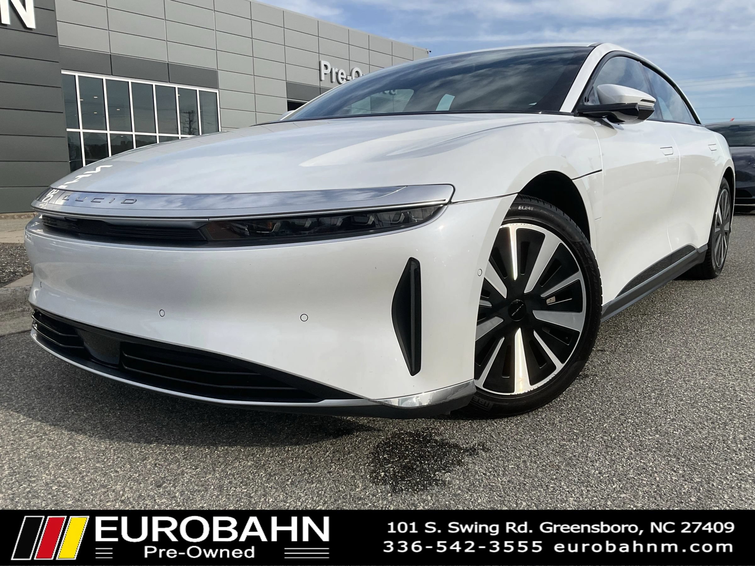 Used 2024 Lucid Air Pure RWD image 1