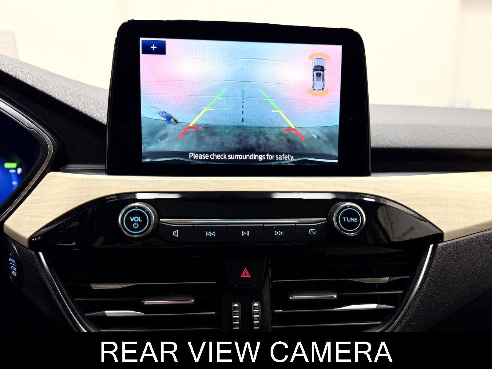 Used 2022 Ford Escape Titanium w/ Titanium Premium Package image 27