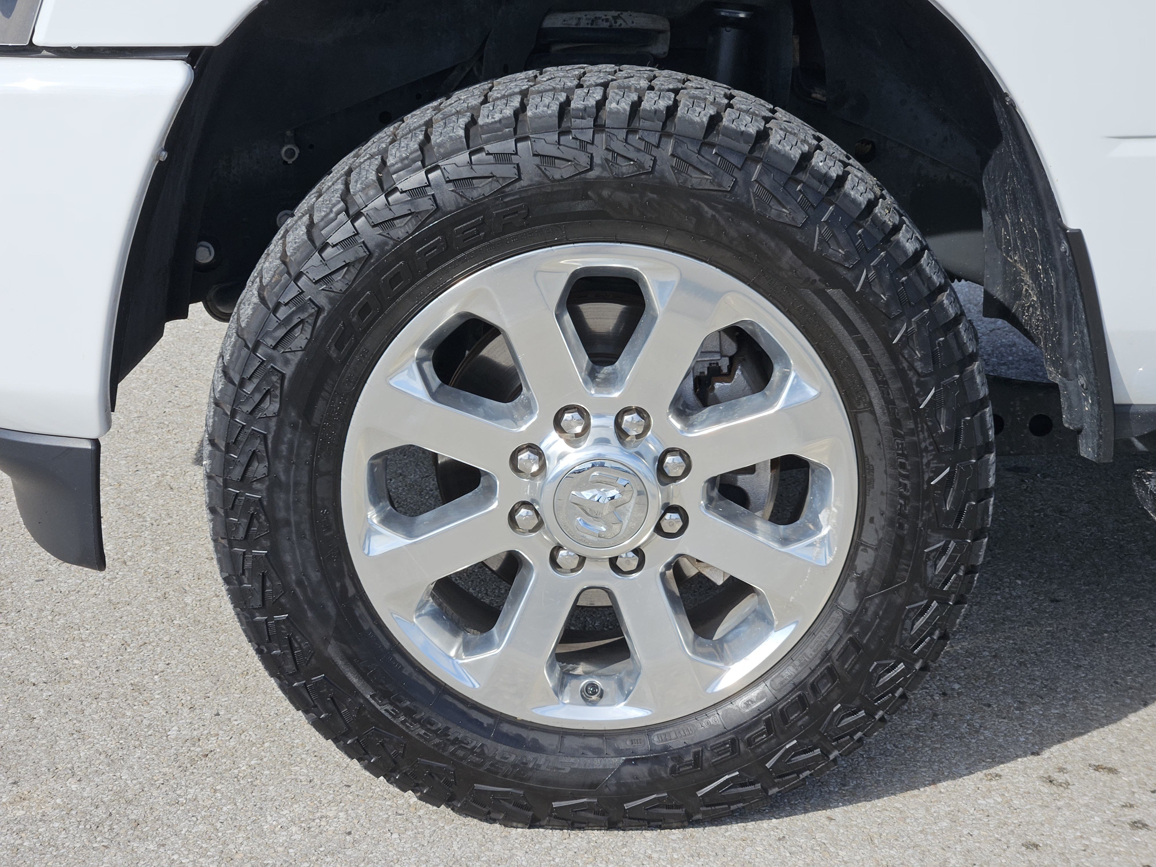 Used 2023 RAM 2500 Laramie AWD/4WD image 10