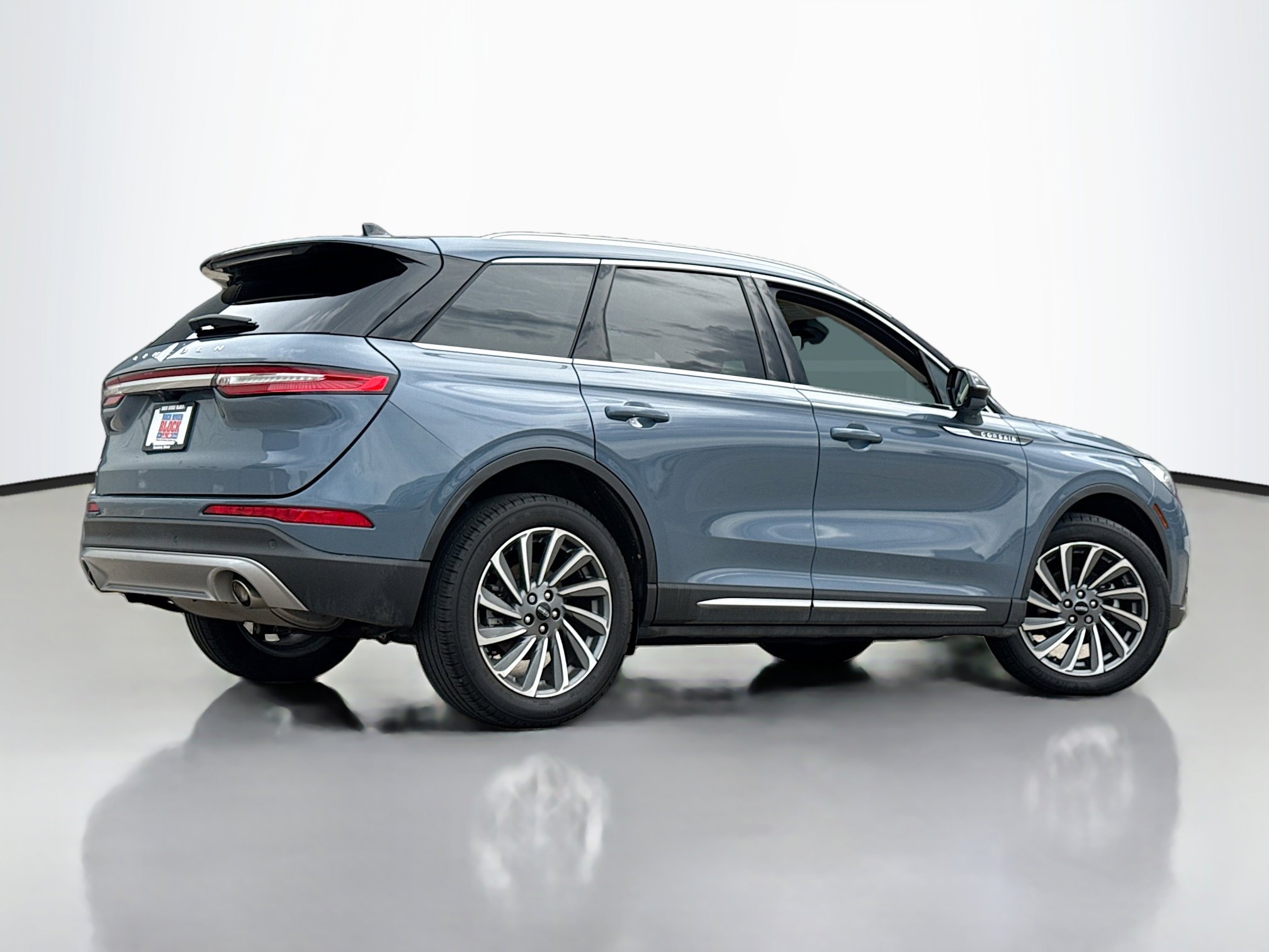 Used 2024 Lincoln Corsair Reserve w/ Equipment Group 201A AWD/4WD image 2