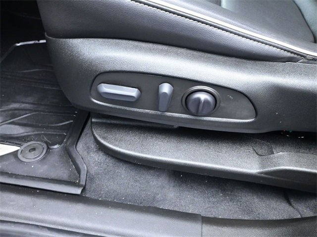 Used 2023 Chevrolet Traverse Premier w/ Redline Edition image 9