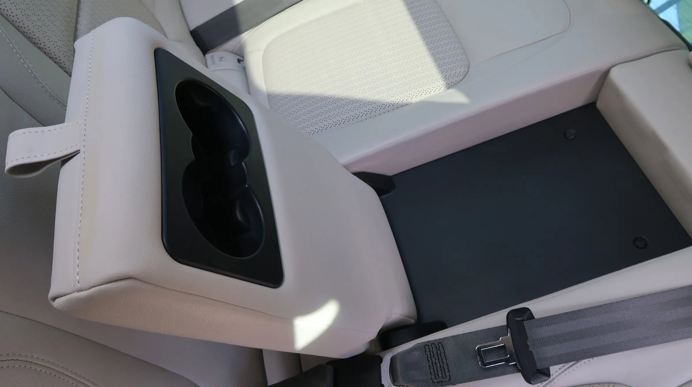 Used 2017 Jaguar XF Prestige image 43