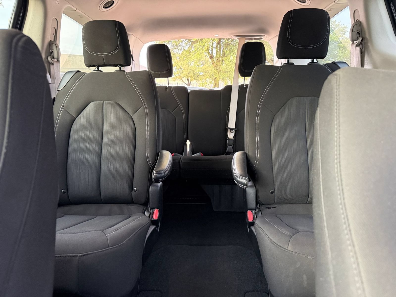 Used 2023 Chrysler Voyager LX FWD image 39