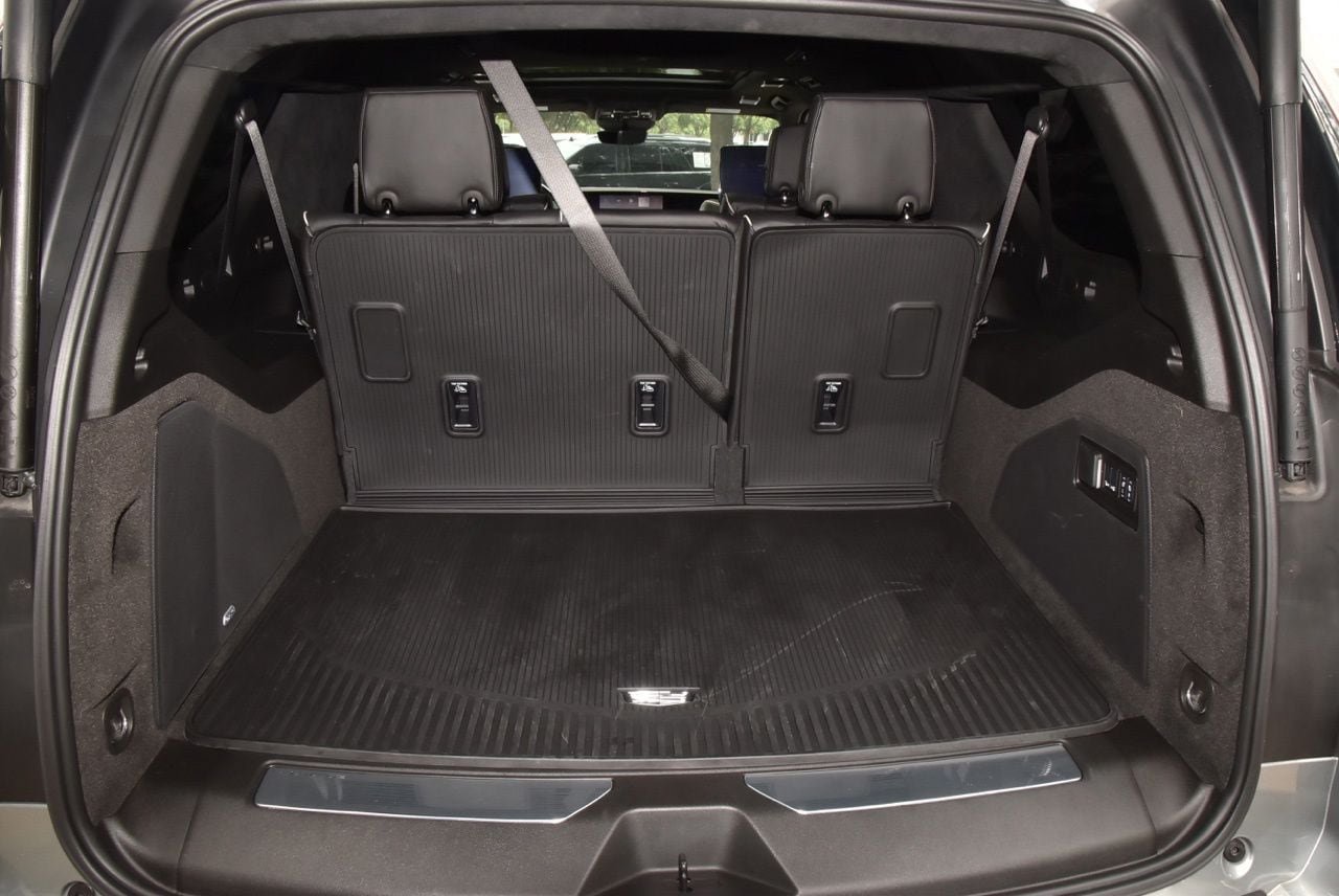Used 2025 Cadillac Escalade ESV Premium Luxury Platinum AWD/4WD image 42