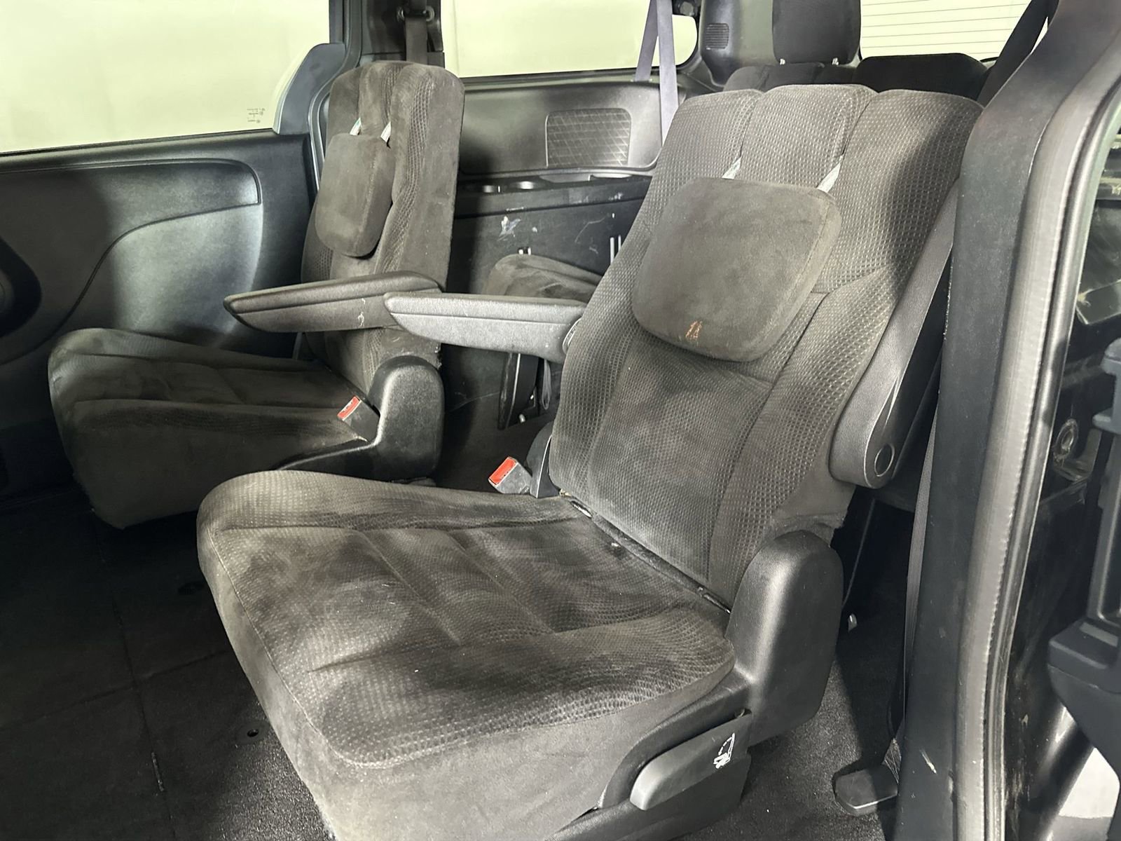 Used 2017 Dodge Grand Caravan SE image 23