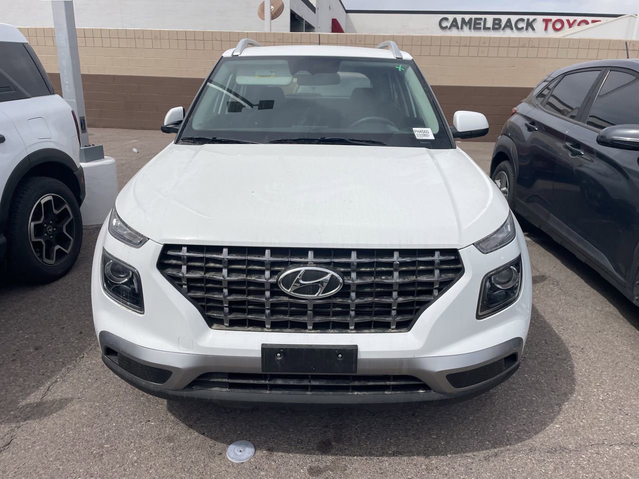 Certified 2024 Hyundai Venue SEL image 3