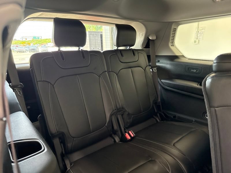 Used 2021 Jeep Grand Cherokee L Limited AWD/4WD image 12