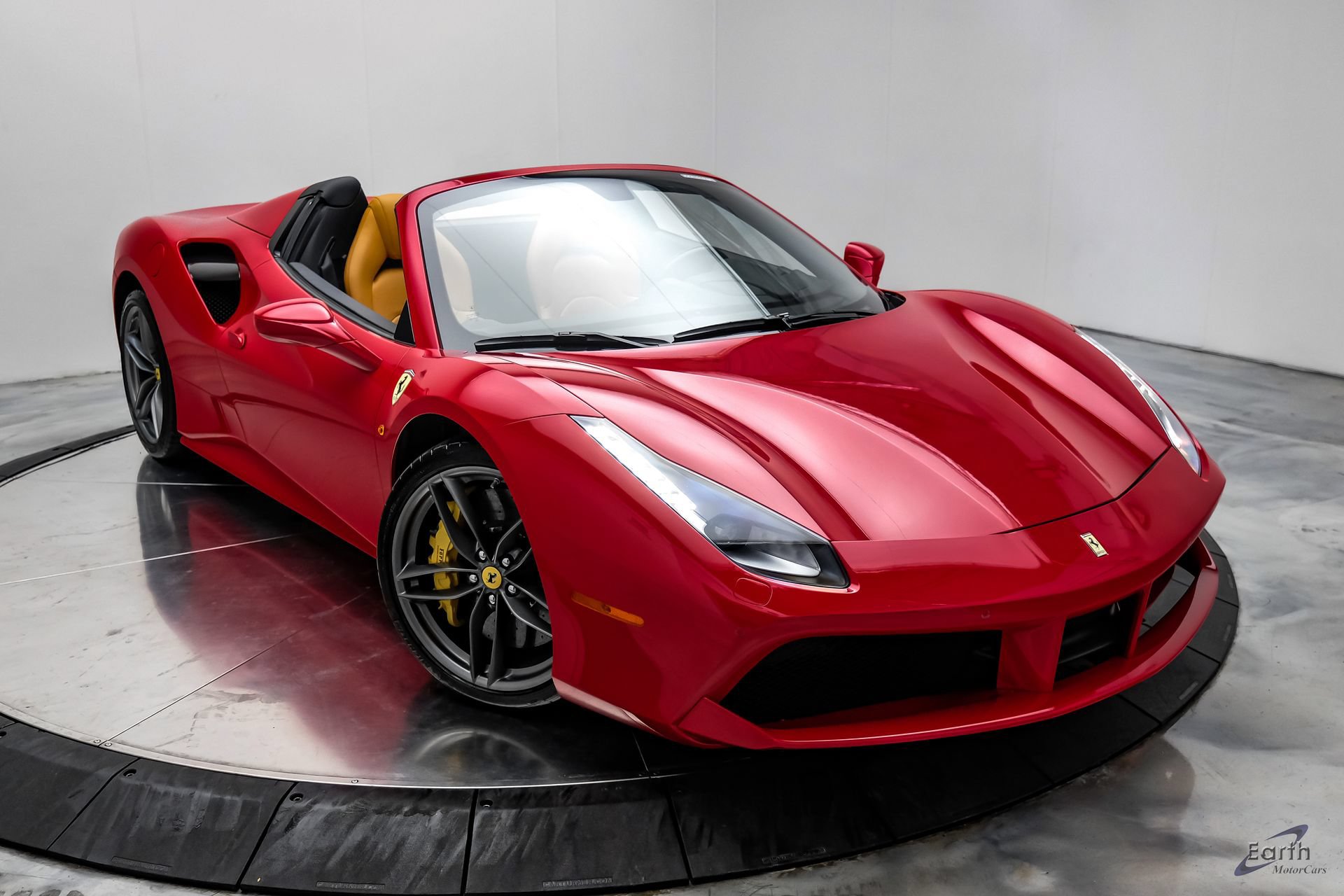 Used 2018 Ferrari 488 Spider RWD image 33
