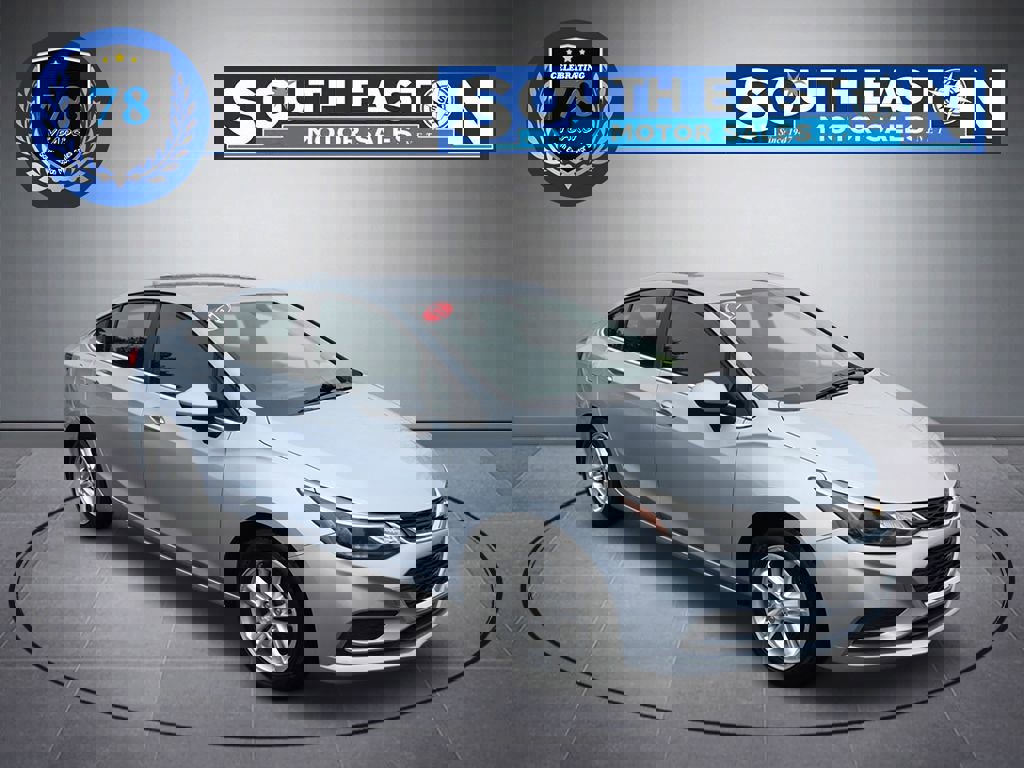 Used 2017 Chevrolet Cruze LT w/ Convenience Package image 2