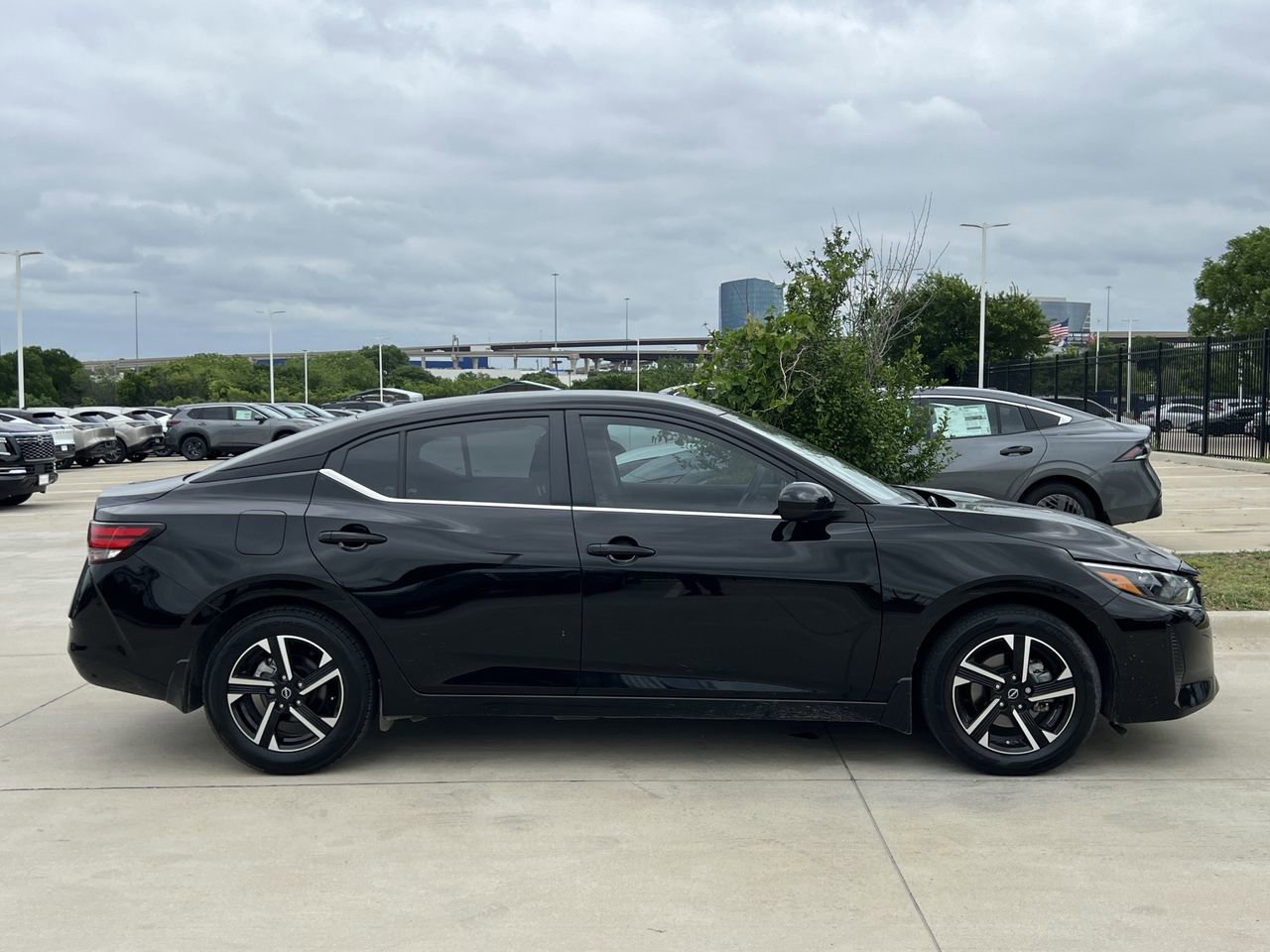 Certified 2025 Nissan Sentra SV FWD image 3