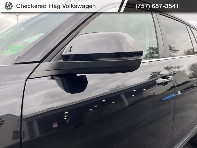 Used 2024 Volkswagen Atlas SE image 2