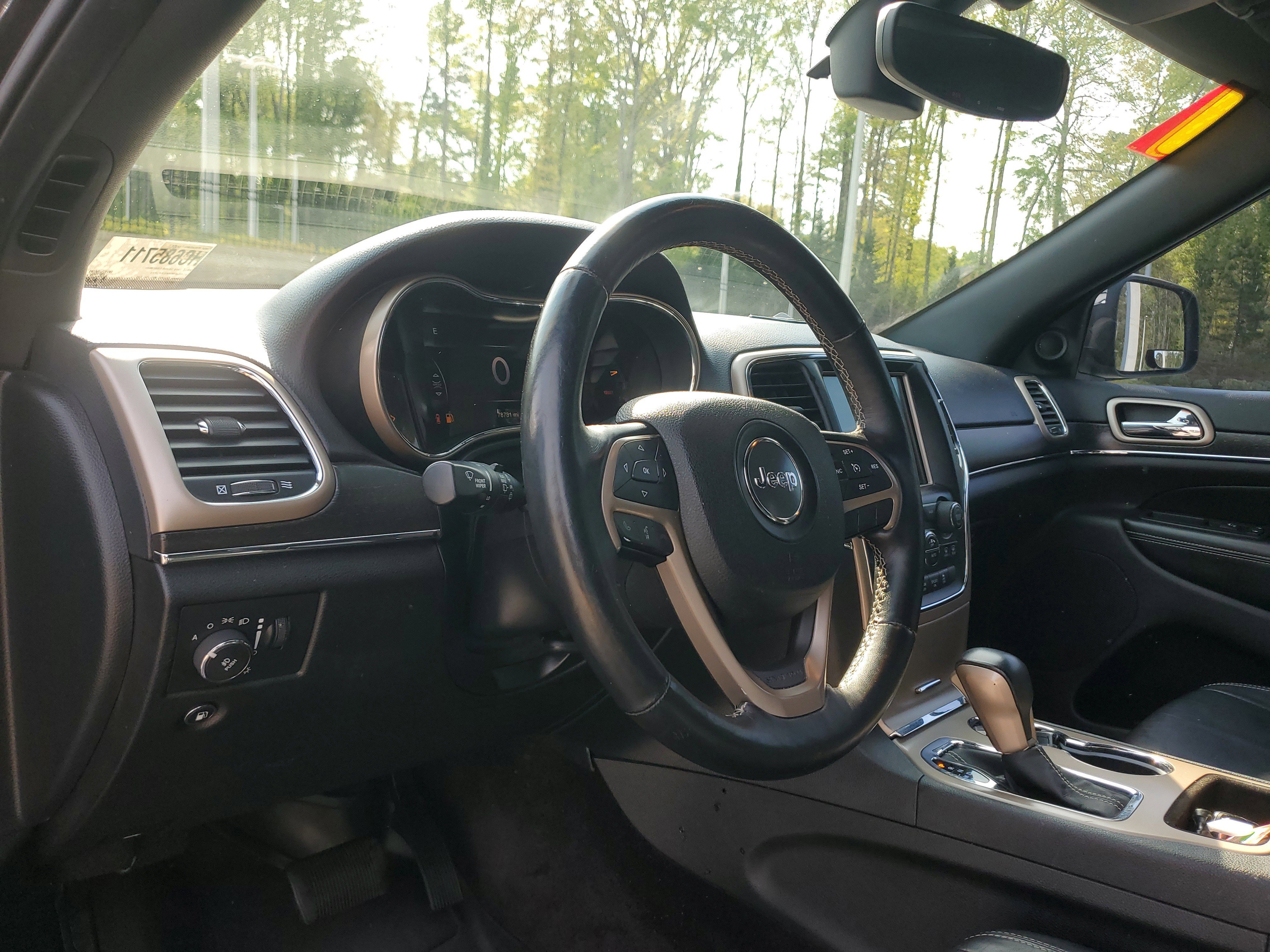 Used 2017 Jeep Grand Cherokee Limited RWD image 16