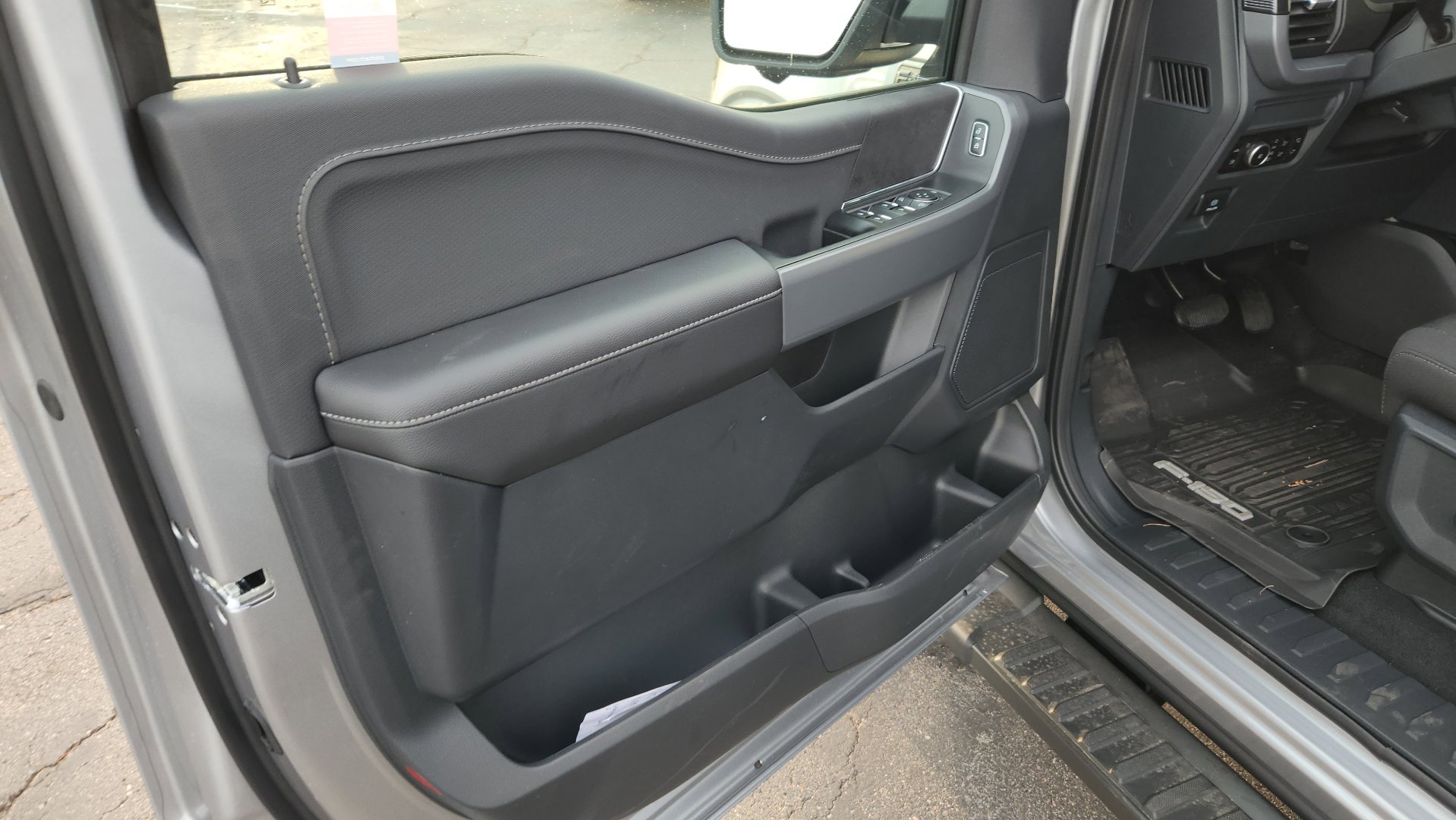 New 2025 Ford F150 XLT w/ Equipment Group 302A MID image 21