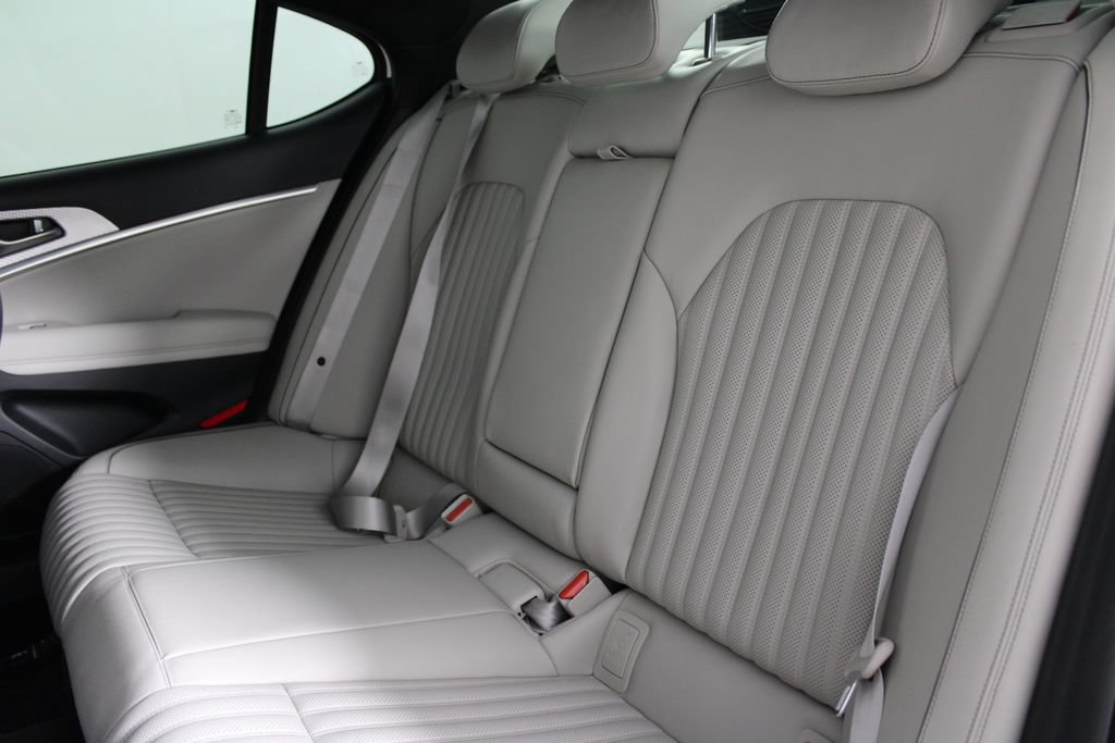 Used 2023 Genesis G70 2.0T w/ Sport Prestige Package RWD image 18