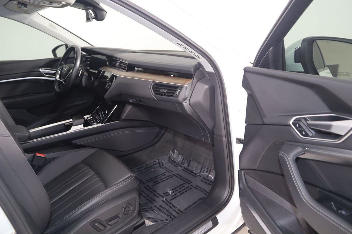 Used 2020 Audi e-tron Premium Plus AWD/4WD image 40