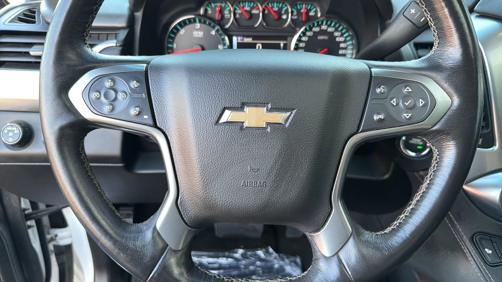 Used 2016 Chevrolet Suburban LT w/ Luxury Package image 24