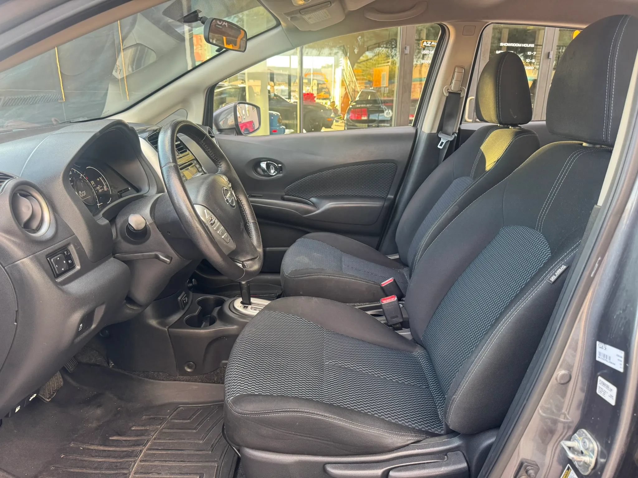 Used 2018 Nissan Versa Note FWD image 13