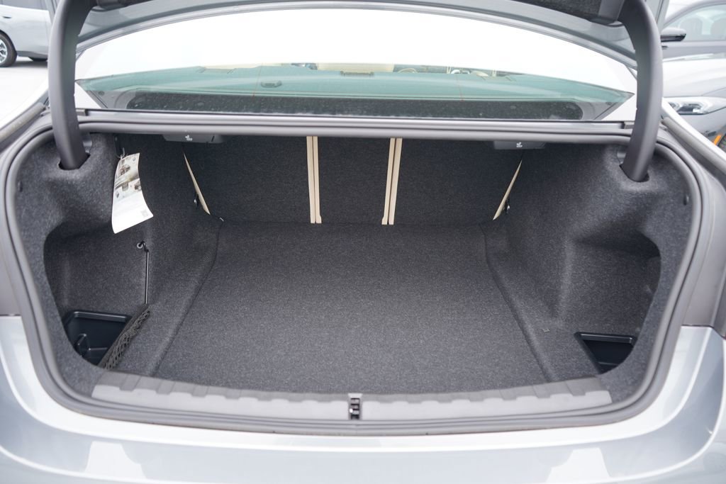 Used 2025 BMW 330i xDrive Sedan w/ Premium Package image 21