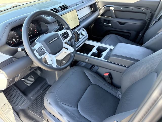 Used 2025 Land Rover Defender 110 X-Dynamic SE image 5