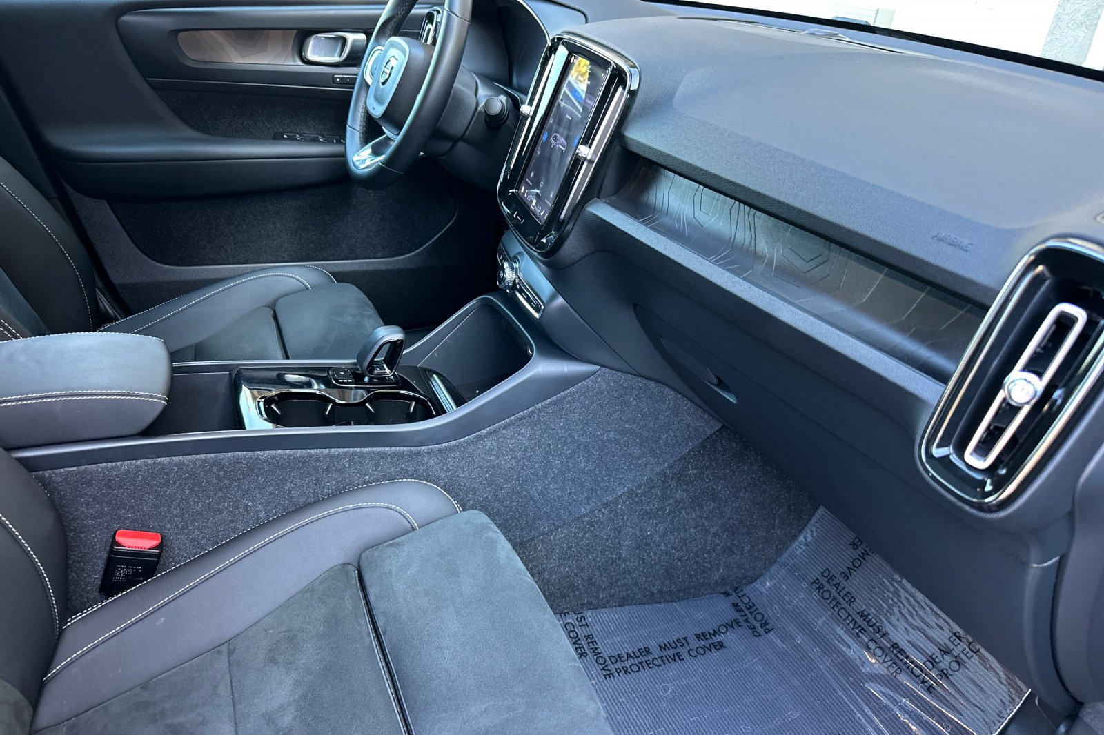 Certified 2023 Volvo C40 P8 Recharge Plus w/ Protection Package Premier AWD/4WD image 18