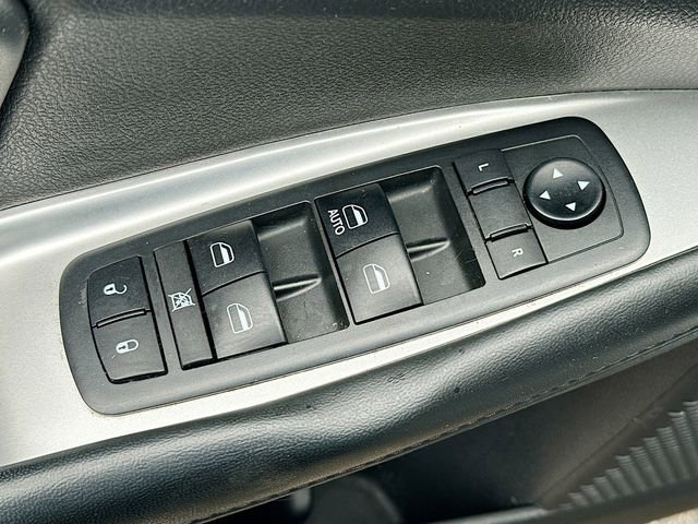 Used 2018 Dodge Journey SE image 18