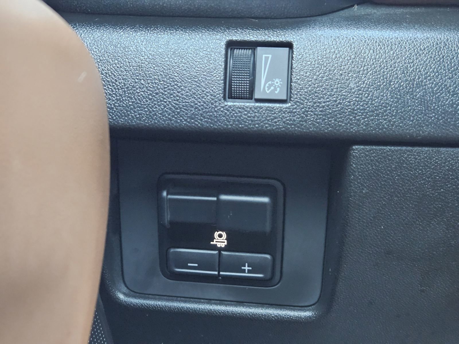 Used 2023 GMC Canyon AT4 w/ AT4 Premium Package image 25