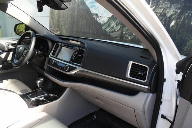 Certified 2018 Toyota Highlander Limited Platinum w/ Carpet Mat Package (TMS) AWD/4WD image 25