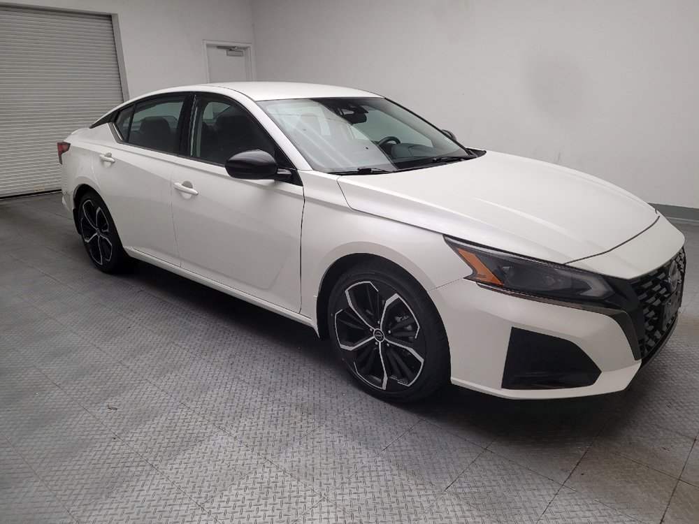 Used 2023 Nissan Altima 2.5 SR FWD image 11