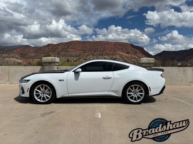 Used 2024 Ford Mustang GT Premium image 4