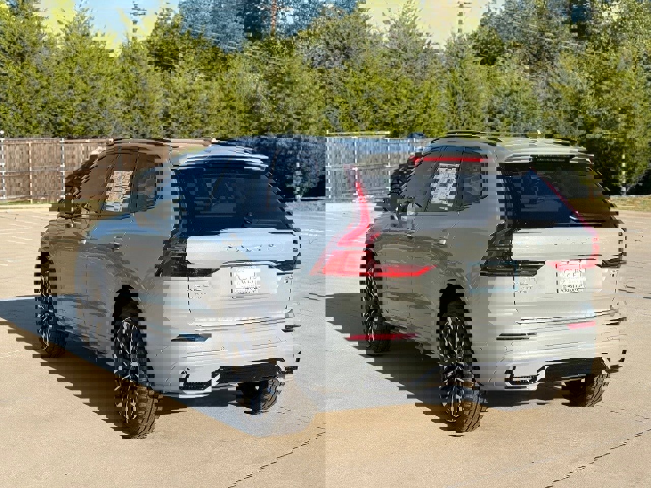 New 2026 Volvo XC60 B5 Ultra w/ Protection Package Premier image 4