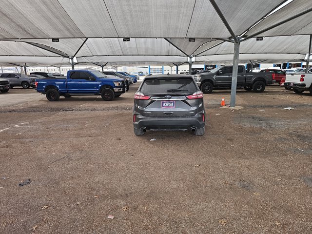 Used 2020 Ford Edge SE image 4