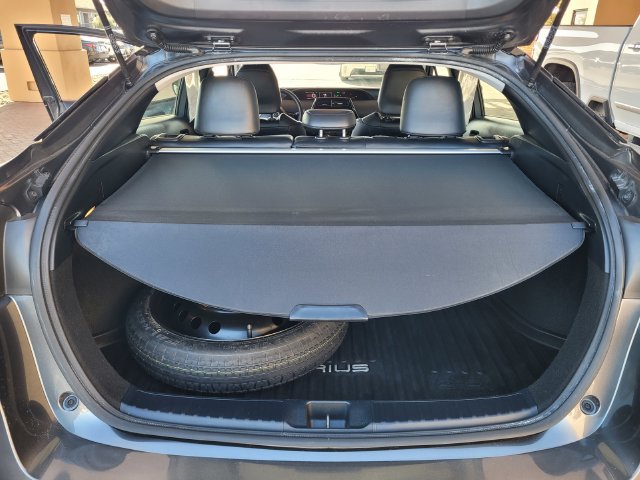 Certified 2017 Toyota Prius Four w/ Advanced Technology Package FWD image 33