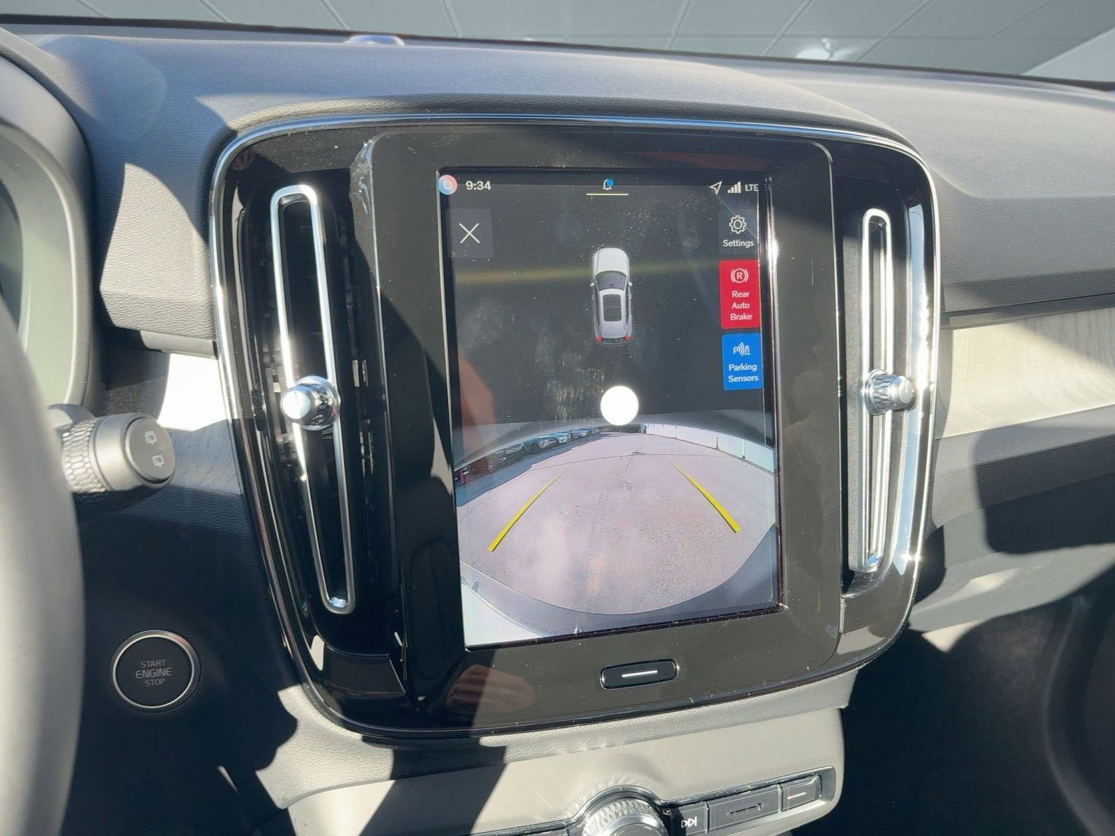 New 2026 Volvo XC40 B5 Core w/ Climate Package image 23