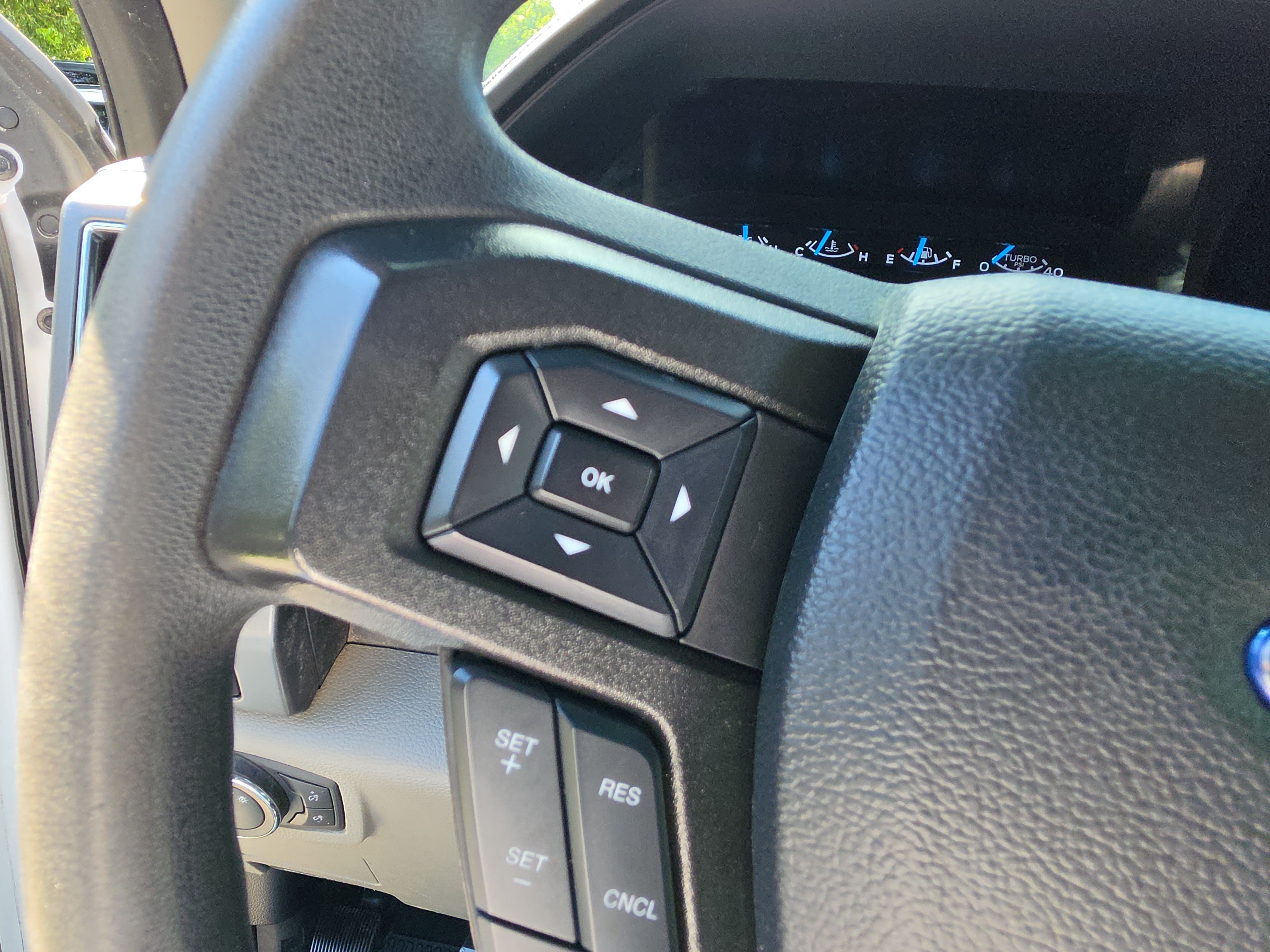 Used 2021 Ford F350 XLT w/ XLT Premium Package AWD/4WD image 23