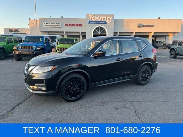 Used 2017 Nissan Rogue S FWD image 1