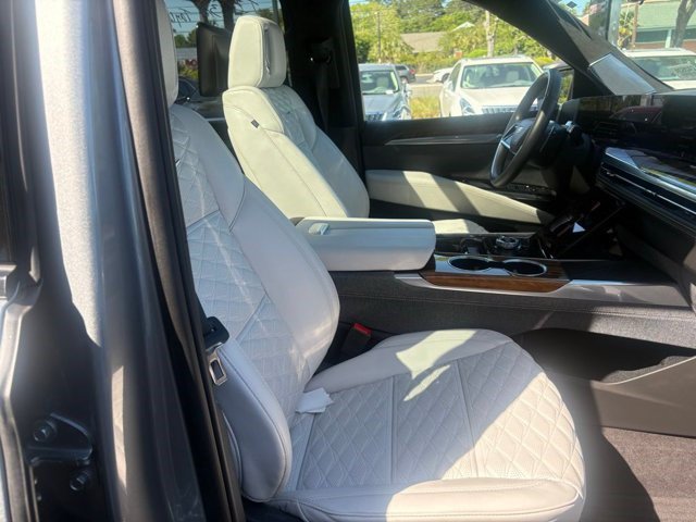 Certified 2025 Cadillac Escalade Sport Platinum AWD/4WD image 21