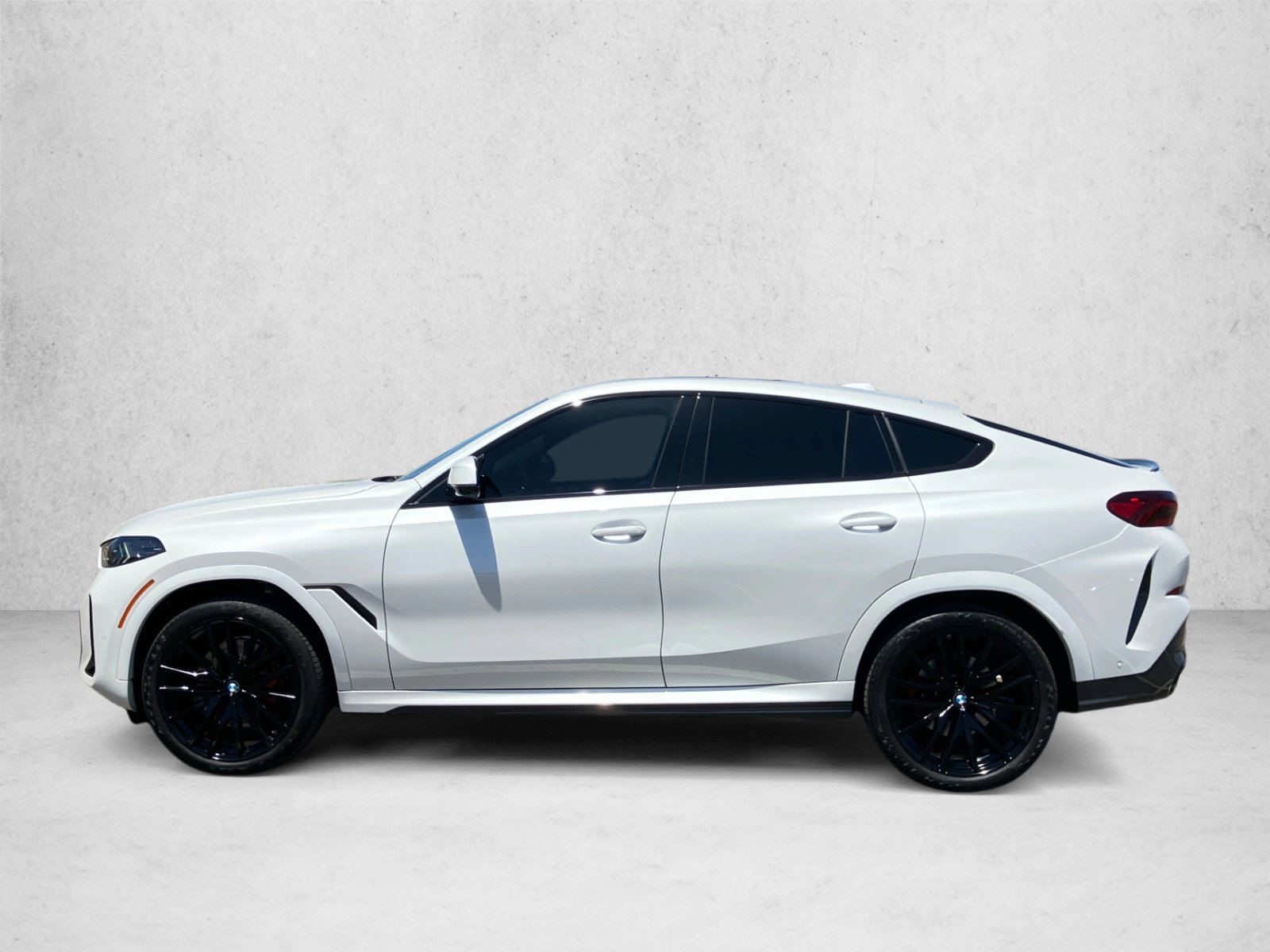Used 2024 BMW X6 xDrive40i w/ Premium Package AWD/4WD image 8