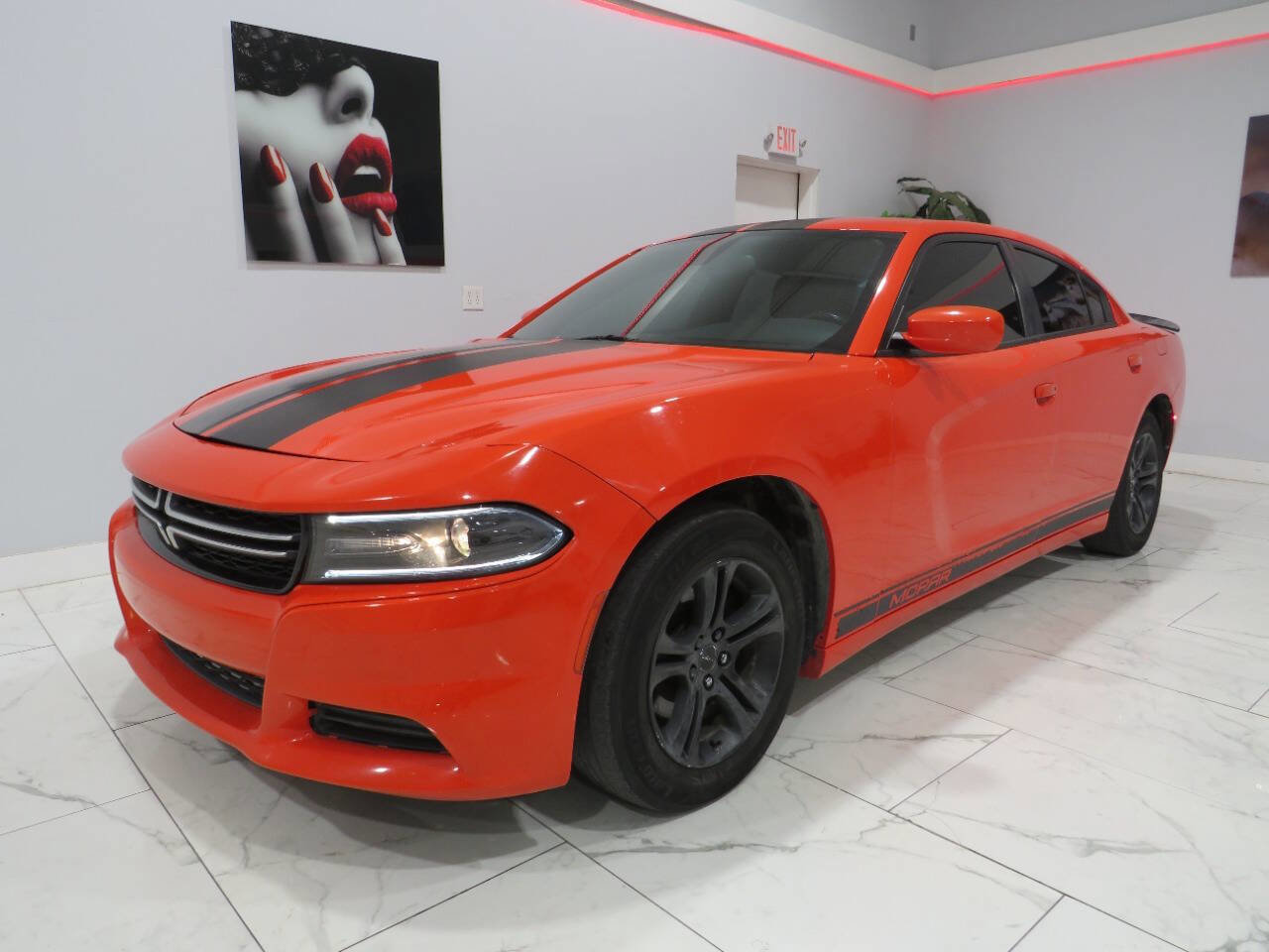 Used 2017 Dodge Charger SE image 5