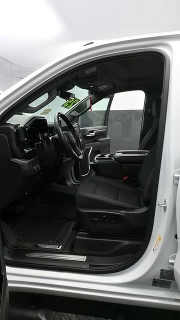 Used 2025 Chevrolet Silverado 1500 LT Trail Boss w/ Protection Package AWD/4WD image 18