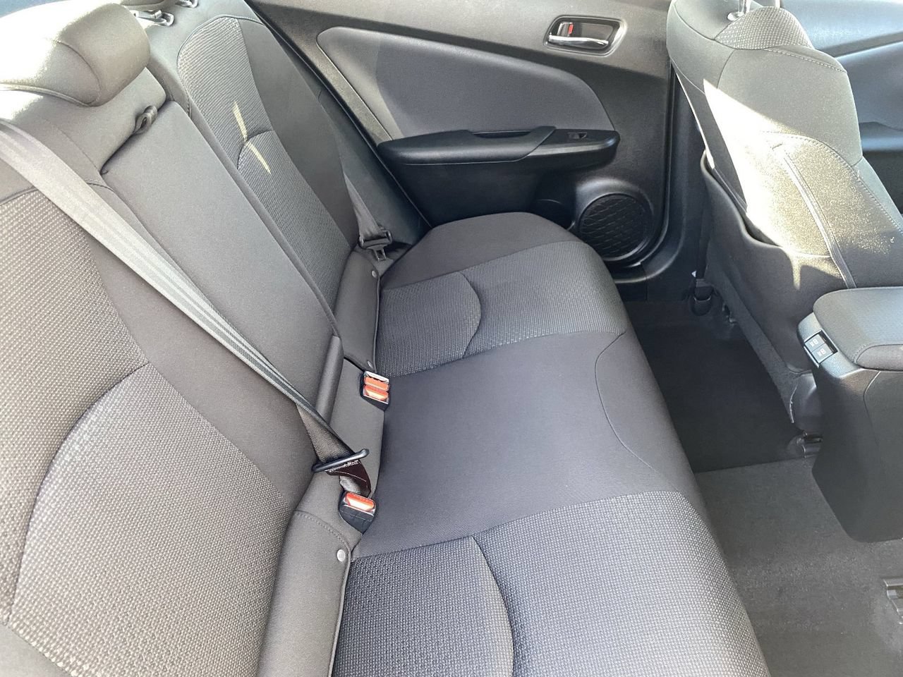 Used 2021 Toyota Prius LE w/ Carpet Mat Package (TMS) FWD image 12