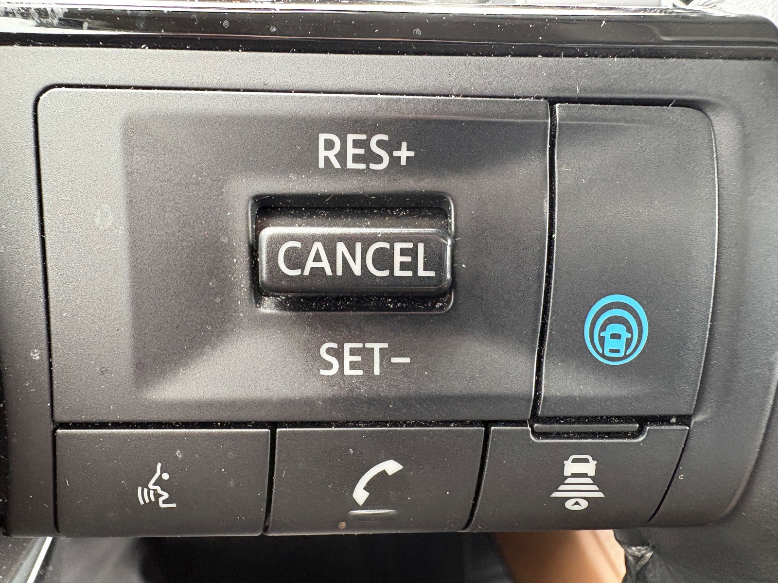 Used 2024 Nissan Pathfinder Platinum w/ Cargo Package AWD/4WD image 18