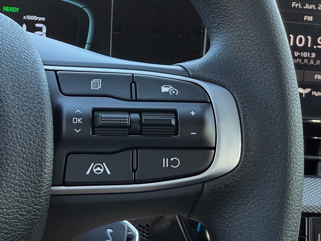 New 2025 Kia Sportage LX image 18